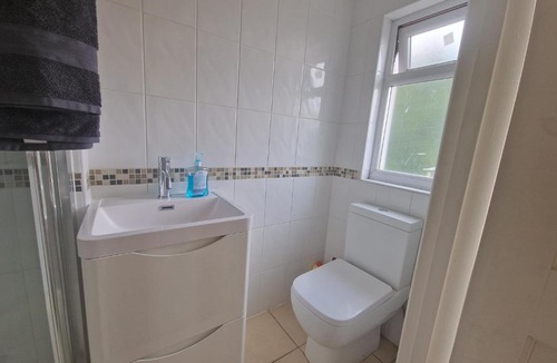 Loxford Apartment | Henley Road Upstairs Flat