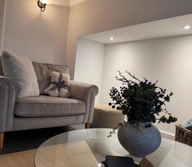 Corwen House | Henllys Cottage