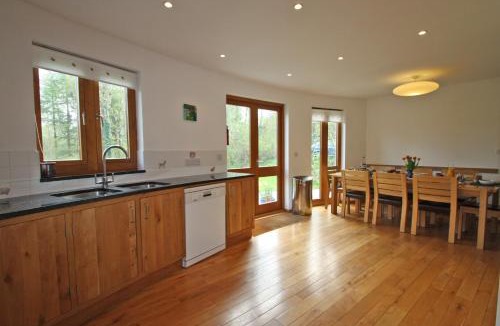 Llandovery House | Henllys Lodge