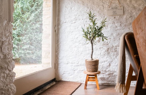 Lechlade Cottage | Henloft Farm Stay With Pool