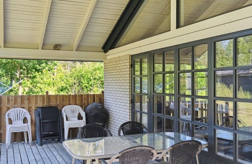 Hou House | "Henny" - 1.5km from the sea by Interhome