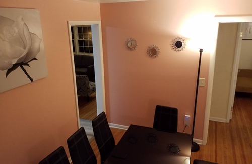Rochester House | HENRIETTA HOUSE, 3 BEDROOM KING & QUEEN, 2 BATHROOMS