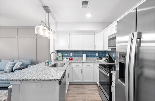 Clarksville House | Henry Place Boulevard