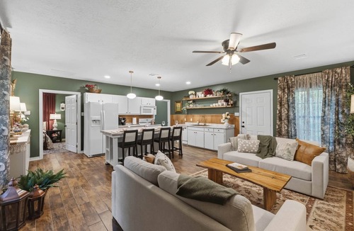 College Station House | Hensarling Cottage Retreat
