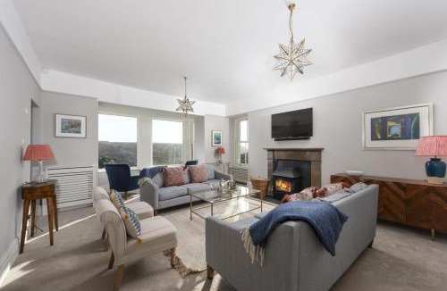 Mullion House | Henscath House