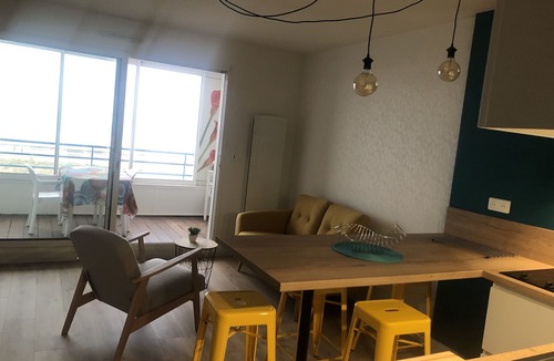 Saint-Jean-de-Monts Apartment | HEOL - Superb T2 facing the Ocean - Esplanade de la Mer (loggia, parking, bed 160.)