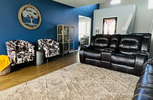 Forney House | HEPA FILTERED Peaceful 3 bed/ 1.5 Bathroom HOME