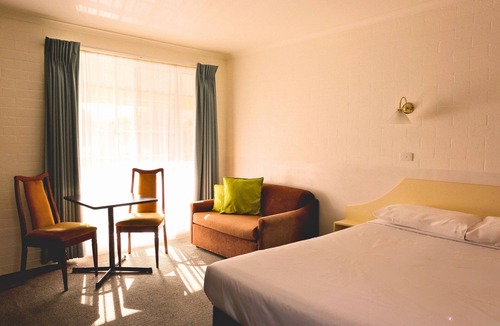 Hepburn Springs Hotel | Hepburn Springs Motor Inn