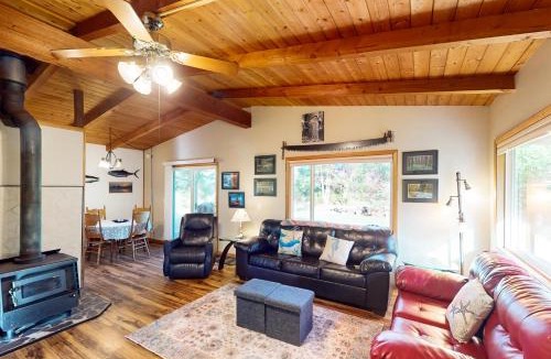 Rockaway Beach House | Herb's Hideaway