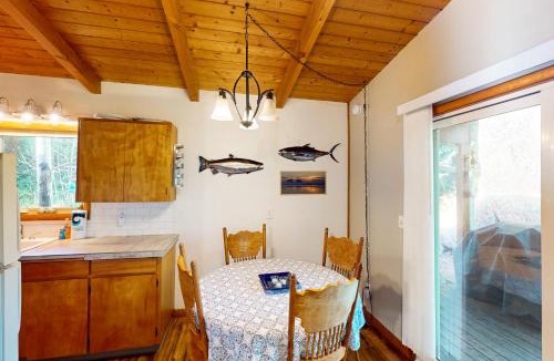 Rockaway Beach House | Herb's Hideaway