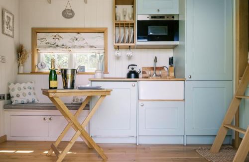 Redmile House | Herbie's Shepherd Hut - Uk50229