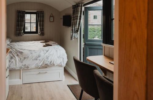 Westward Apartment | Herdie Hideaway - Shepherds Hut