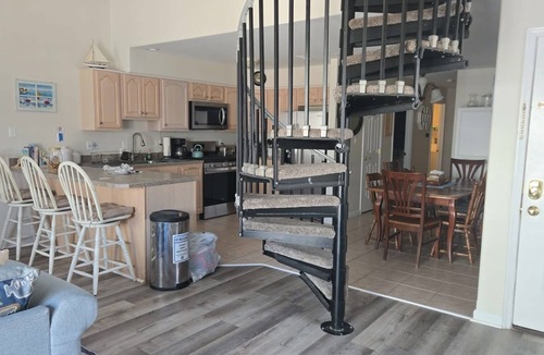 Wildwood Condo | HERE'S THE ONE! #POOL#DECKS#GRILLS! 1/2 BLK 2 BEACH! 8/15+8/22 WKS! MAY WKENDS!