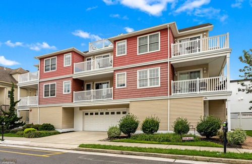 Wildwood Condo | HERE'S THE ONE! #POOL#DECKS#GRILLS! 1/2 BLK 2 BEACH! 8/15+8/22 WKS! MAY WKENDS!