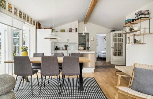 Oster Hurup House | Here, time is tuned into intimacy and coziness