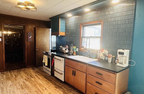 Seguin Cottage | Hereford Skye - Horse & Livestock Trailer Friendly