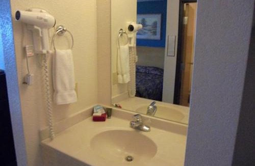 Herington Hotel | Herington Inn and Suites
