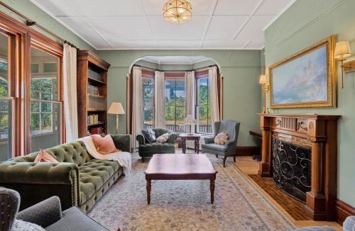 Wolfville Villa | Heritage Estate 1893 - Former Inn - Walk Downtown