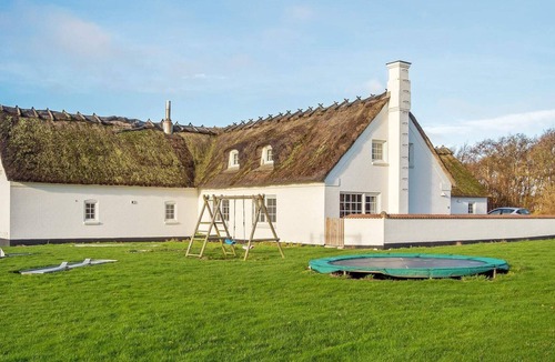 Vinderup House | Heritage Holiday Home in Vinderup with Sauna