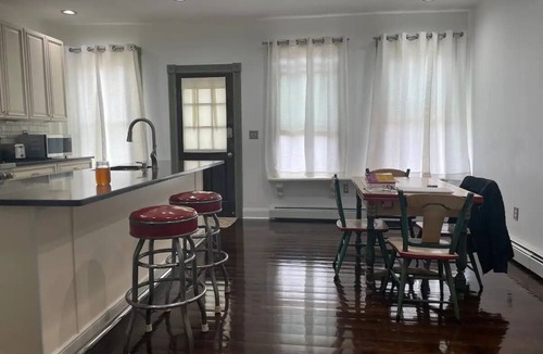 Newburgh House | Heritage Home Historical District