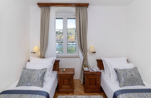 Tijesno Hotel | Heritage Hotel Tisno