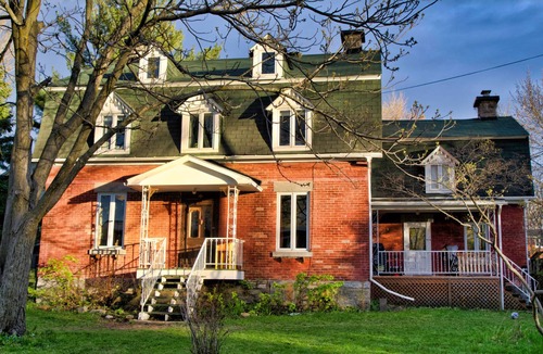 Laval House | Heritage house in the old Ste-Rose