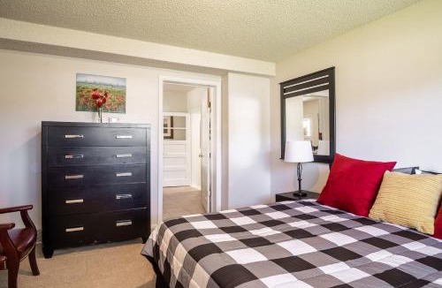 Heber House | Heritage House-Skiing close,Walk to Main St,Roomy