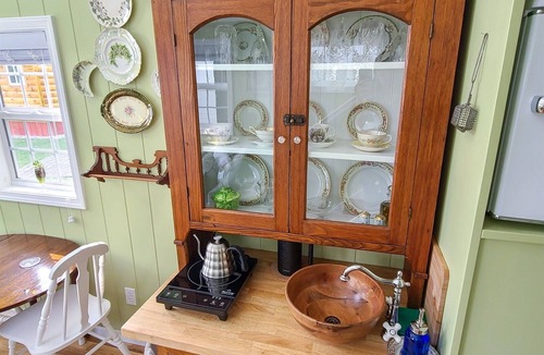Lakeside Apartment | Heritage House - Tiny Digs Lakeshore