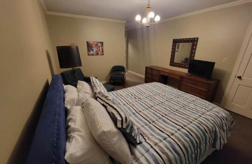 Holly Springs Bed & Breakfast | Heritage Inn BNB
