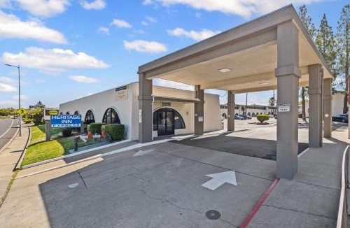 Folsom Road Hotel | Heritage Inn Express Roseville