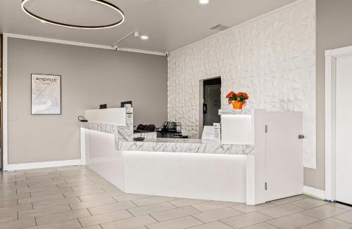 Folsom Road Hotel | Heritage Inn Express Roseville