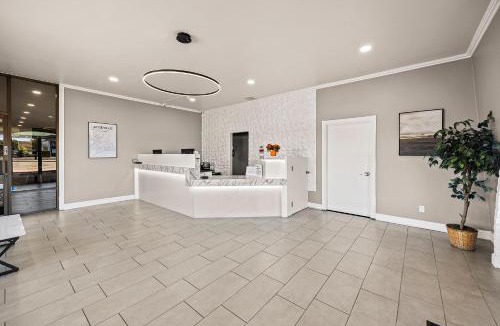 Folsom Road Hotel | Heritage Inn Express Roseville