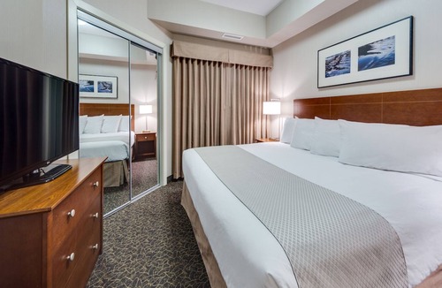Brooks Hotel | Heritage Inn & Suites