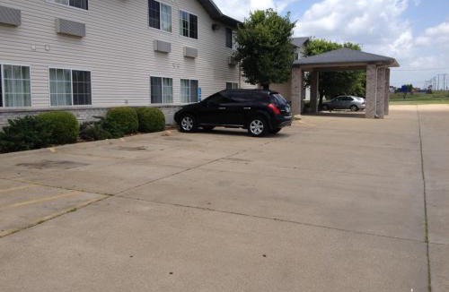 Ripley Hotel | Heritage Inn & Suites