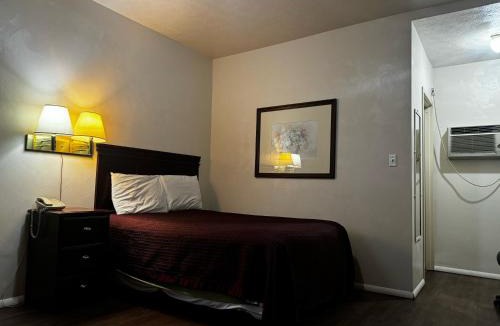 Uniontown Hotel | Heritage Inn