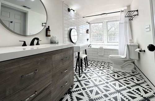 Driftwood Cottage | Heritage Oaks Haus