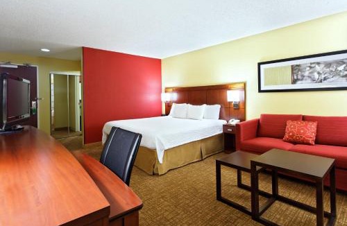 Brookhollow Hotel | Heritage Place Houston Brookhollow