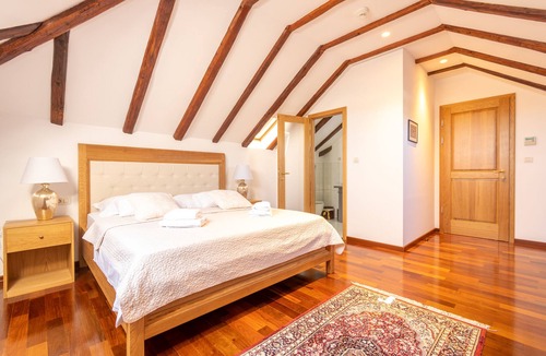 Stari Grad House | Heritage Villa Apolon