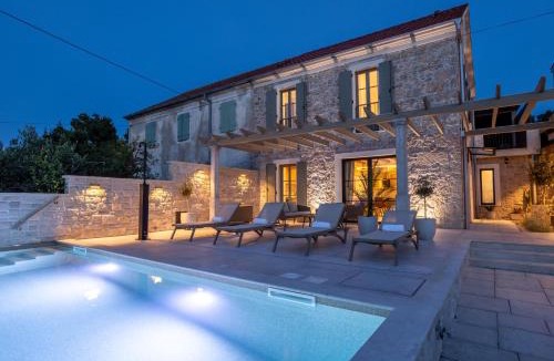 Kraj Villa | Heritage Villa Francheza-Elegant Stone villa near the Beach, Pašman Island , Ugrinić