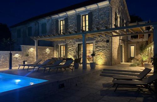 Kraj Villa | Heritage Villa Francheza-Elegant Stone villa near the Beach, Pašman Island , Ugrinić