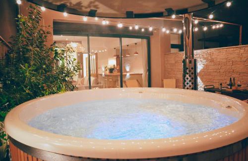 Nyons Apartment | Hermès - Loft avec jacuzzi & terrasse