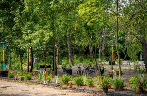 Mount Sterling Cabin | Hermann Grain Bins BNB Entire Complex sleeps 16