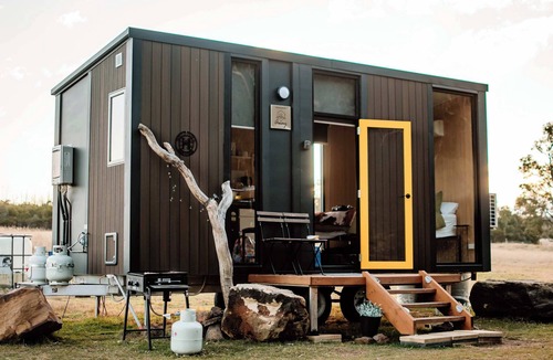 Turill House | Hermano Farm Stay by Tiny Away