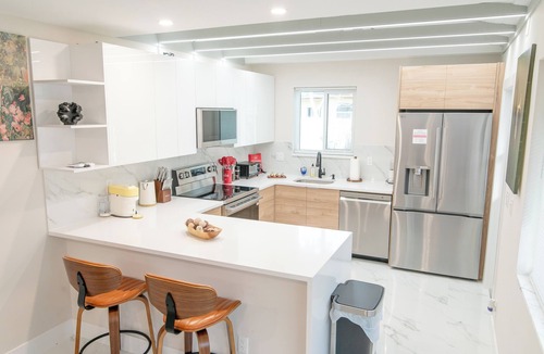 Sunset House | Hermes House 3621