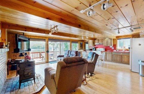 Sanbornton House | Hermit Lake Retreat