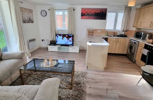 Abbey Wood Apartment | Hermitage apartment Abbey Wood London,Family friendly, free parking garden view