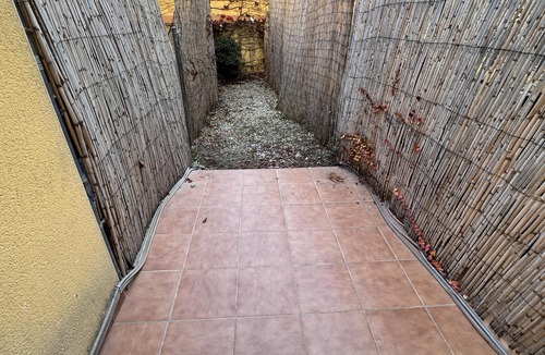 Mataro Apartment | Hermosa Planta Baja Nueva con Patio y Baño Privado!