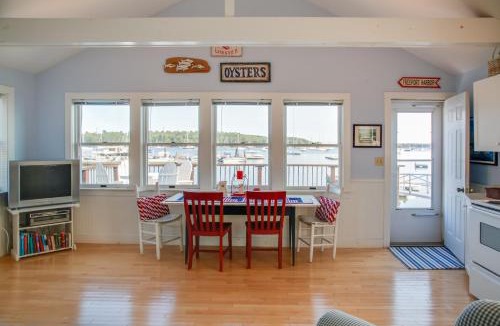 Freeport House | Heron Cottage on Casco Bay with Deck and Boat Dock!