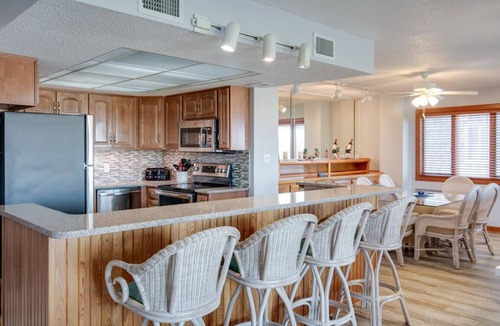 Nags Head Condo | Heron Cove 104S: Oceanfront, Shared Pool