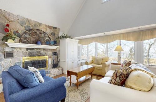 Holland House | Heron Creek